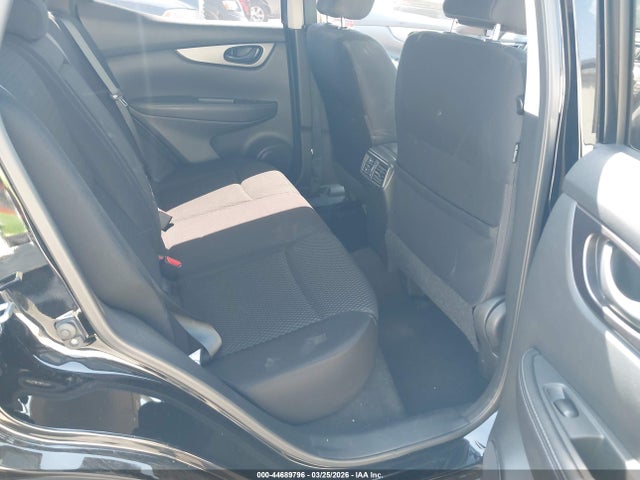 JN1BJ1CP5KW229717 Nissan Rogue Sport S