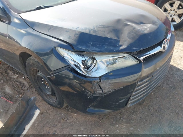 2016 Toyota Camry Le მანქანა იყიდება აუქციონზე, vin: 4T4BF1FK0GR517602, აუქციონის ნომერი: 44689919
