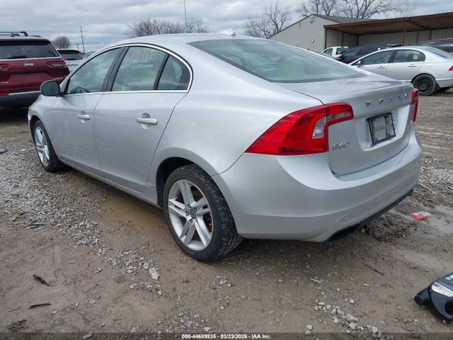 2014 VOLVO S60 YV1612FSXE2294623 Photo 2