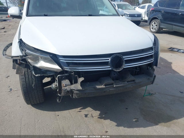 Продаж на аукціоні авто 2017 Volkswagen Tiguan 2.0t Wolfsburg Edition, vin: WVGRV7AX4HK003055, номер лоту: 44689953