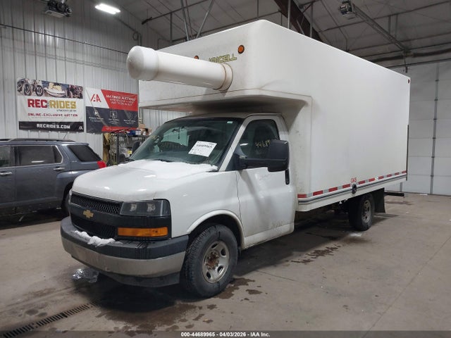 44689965 :رقم المزاد ، 1GB0GSFG3J1345518 vin ، 2018 Chevrolet Express Cutaway Work Van مزاد بيع