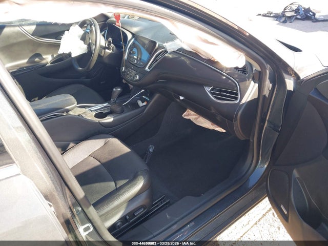 2018 CHEVROLET MALIBU 1G1ZD5ST8JF105697 Photo 4
