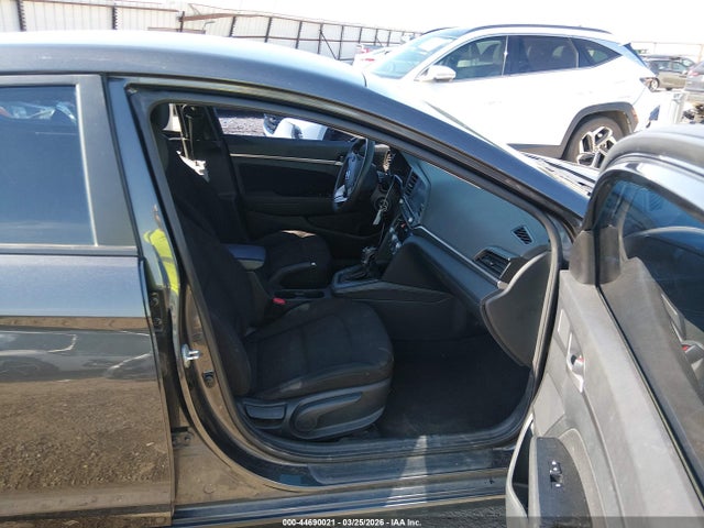 2020 Hyundai Elantra Sel მანქანა იყიდება აუქციონზე, vin: 5NPD84LF8LH613461, აუქციონის ნომერი: 44690021