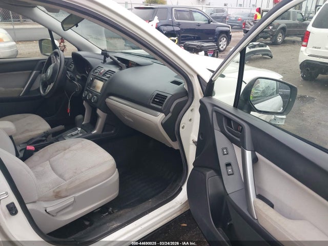 2015 Subaru Forester 2.5i Premium მანქანა იყიდება აუქციონზე, vin: JF2SJAGC1FH835841, აუქციონის ნომერი: 44690025