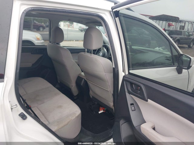 2015 Subaru Forester 2.5i Premium მანქანა იყიდება აუქციონზე, vin: JF2SJAGC1FH835841, აუქციონის ნომერი: 44690025