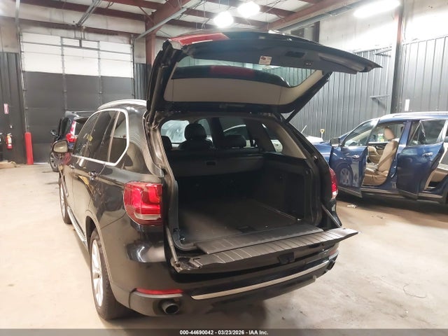 2014 BMW X5 5UXKR0C52E0K43563 Photo 2