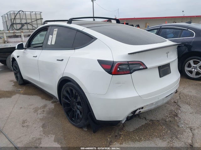 2021 TESLA MODEL Y 5YJYGDED8MF210709 Photo 2