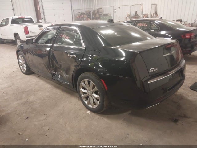 2018 CHRYSLER 300 2C3CCAKG6JH170384 Photo 2