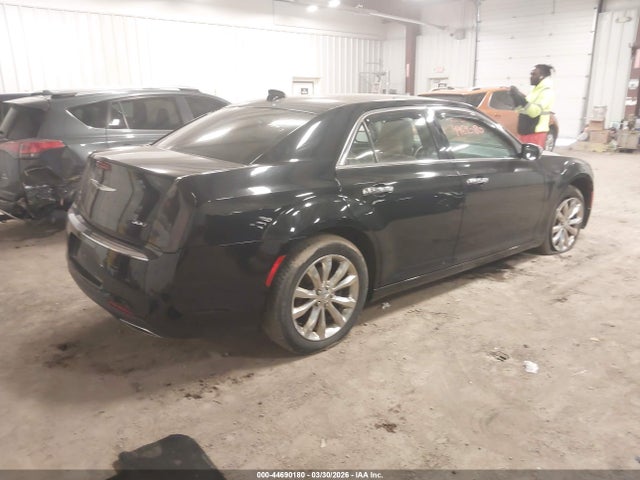 2018 CHRYSLER 300 2C3CCAKG6JH170384 Photo 3