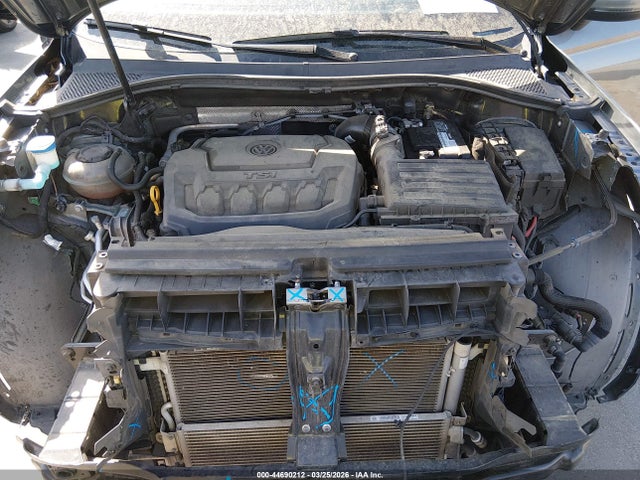 44690212 :رقم المزاد ، 3VV3B7AX2JM214368 vin ، 2018 Volkswagen Tiguan 2.0t Se/2.0t Sel مزاد بيع