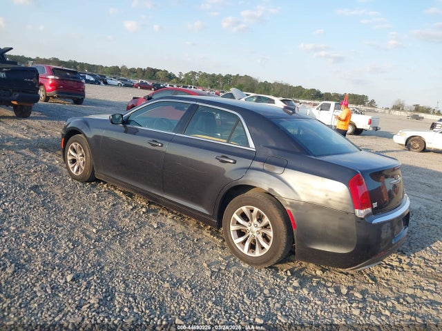 2016 CHRYSLER 300 2C3CCAAG5GH206933 Photo 2