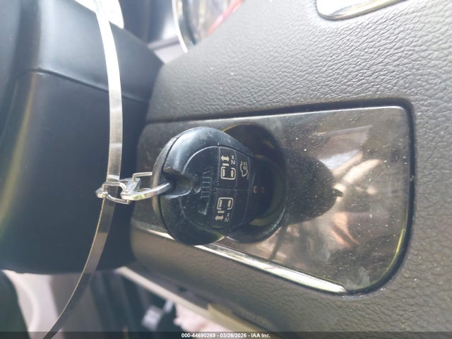 2016 Chrysler Town & Country Touring მანქანა იყიდება აუქციონზე, vin: 2C4RC1BG3GR231621, აუქციონის ნომერი: 44690269