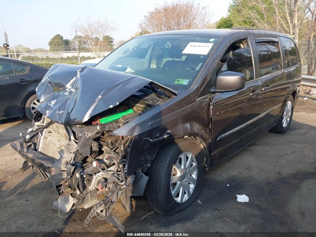 2016 Chrysler Town & Country Touring მანქანა იყიდება აუქციონზე, vin: 2C4RC1BG3GR231621, აუქციონის ნომერი: 44690269