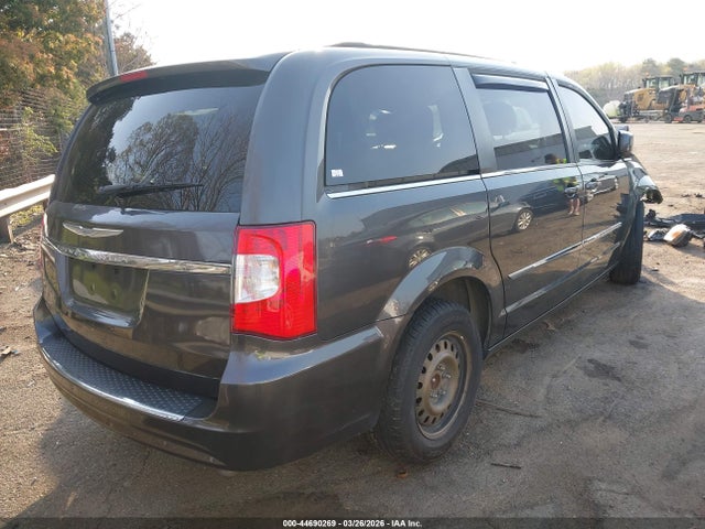 2016 Chrysler Town & Country Touring მანქანა იყიდება აუქციონზე, vin: 2C4RC1BG3GR231621, აუქციონის ნომერი: 44690269