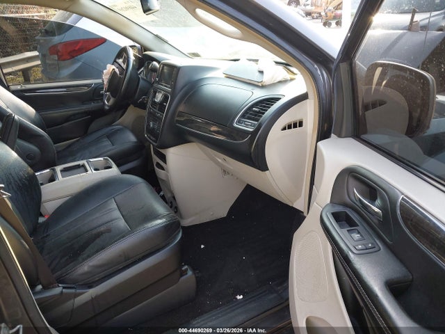 2016 Chrysler Town & Country Touring მანქანა იყიდება აუქციონზე, vin: 2C4RC1BG3GR231621, აუქციონის ნომერი: 44690269
