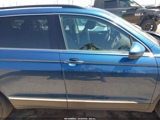 Продажа на аукционе авто 2018 Volkswagen Tiguan 2.0t Se/2.0t Sel, vin: 3VV3B7AX2JM193005, номер лота: 44690282