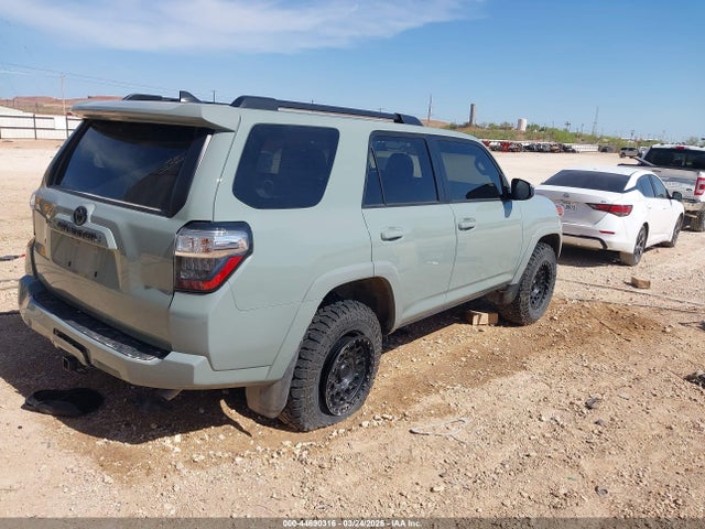 2022 Toyota 4runner Trail Special Edition მანქანა იყიდება აუქციონზე, vin: JTETU5JR8N6017429, აუქციონის ნომერი: 44690316