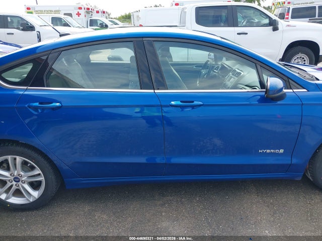 3FA6P0UU2JR100806 Ford Fusion Hybrid S