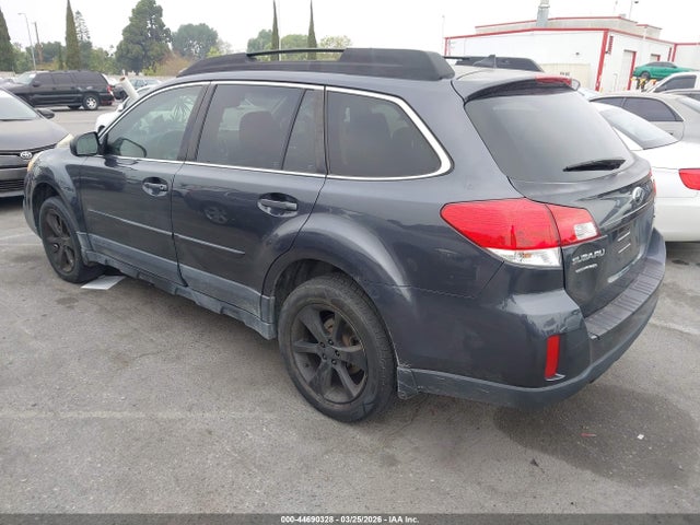 44690328 :رقم المزاد ، 4S4BRCKC6D3235266 vin ، 2013 Subaru Outback 2.5i Limited مزاد بيع