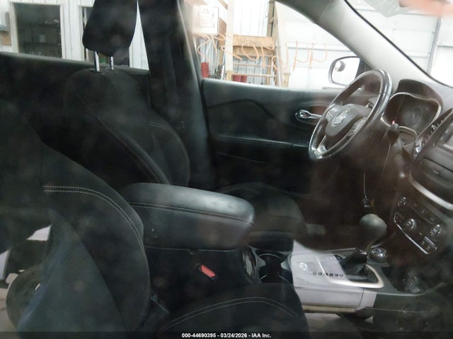 Продажа на аукционе авто 2016 Jeep Cherokee Latitude, vin: 1C4PJMCB5GW248431, номер лота: 44690395