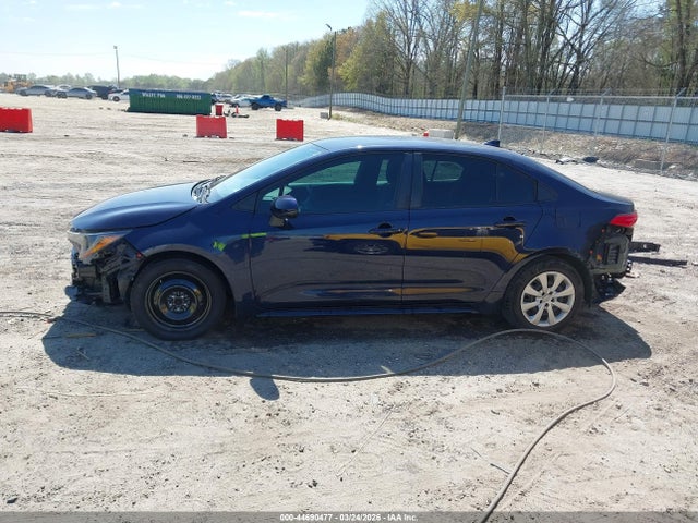 44690477 :رقم المزاد ، 5YFEPMAEXNP338859 vin ، 2022 Toyota Corolla Le مزاد بيع