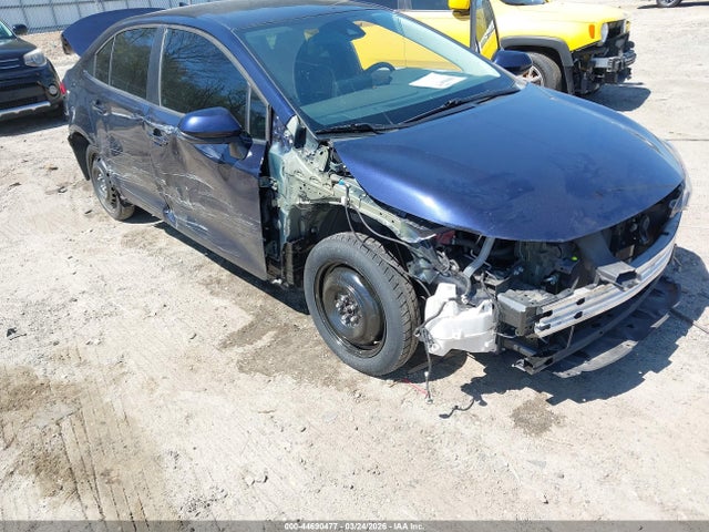 44690477 :رقم المزاد ، 5YFEPMAEXNP338859 vin ، 2022 Toyota Corolla Le مزاد بيع