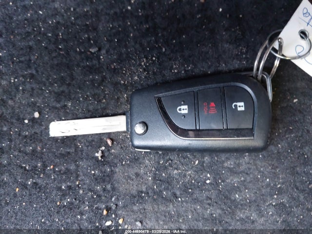 NMTKHMBX6JR051793 Toyota C-HR XLE