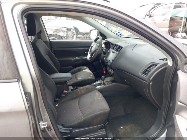 2018 MITSUBISHI OUTLANDER SPORT JA4AP3AU8JU001775 Photo 4