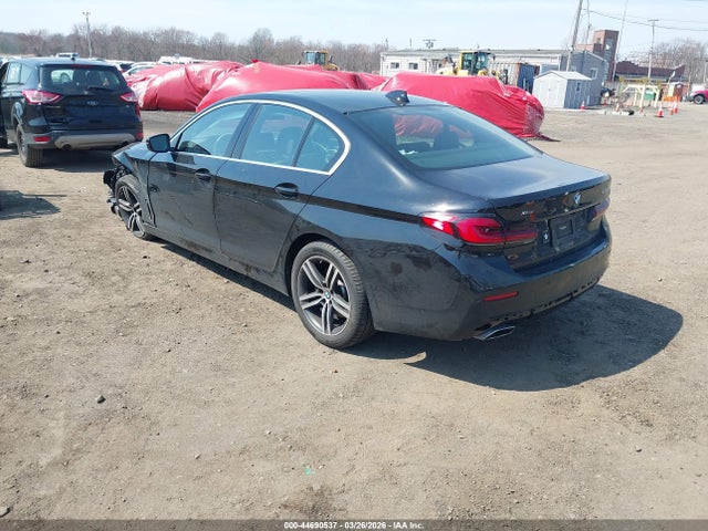 2022 BMW 530 WBA13BJ04NCJ23955 Photo 2