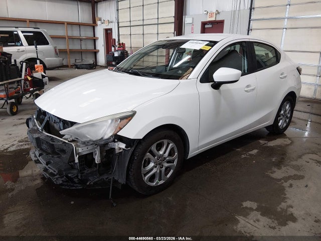 3MYDLBYV8JY302603 Toyota YARIS IA