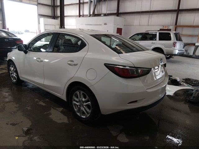 3MYDLBYV8JY302603 Toyota YARIS IA