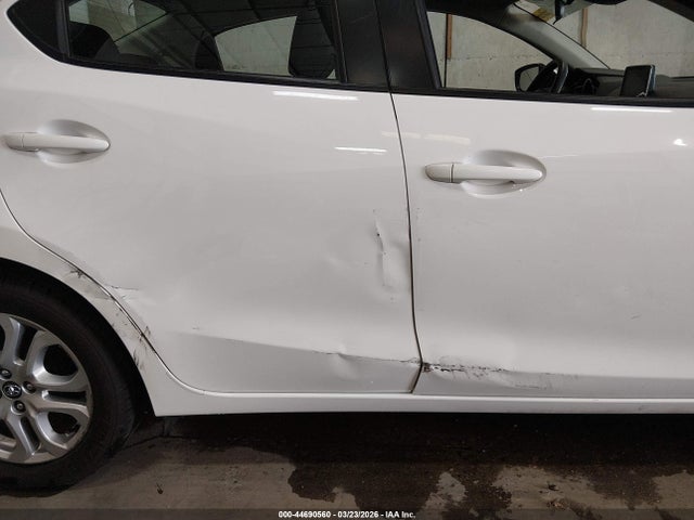 3MYDLBYV8JY302603 Toyota YARIS IA