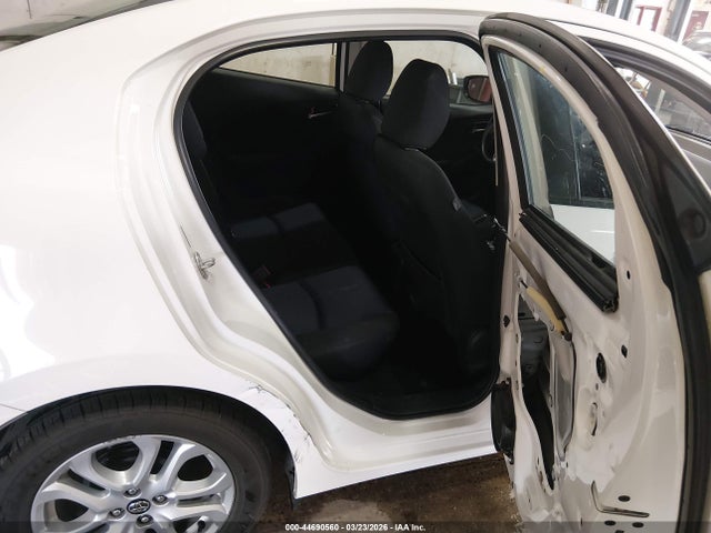 3MYDLBYV8JY302603 Toyota YARIS IA