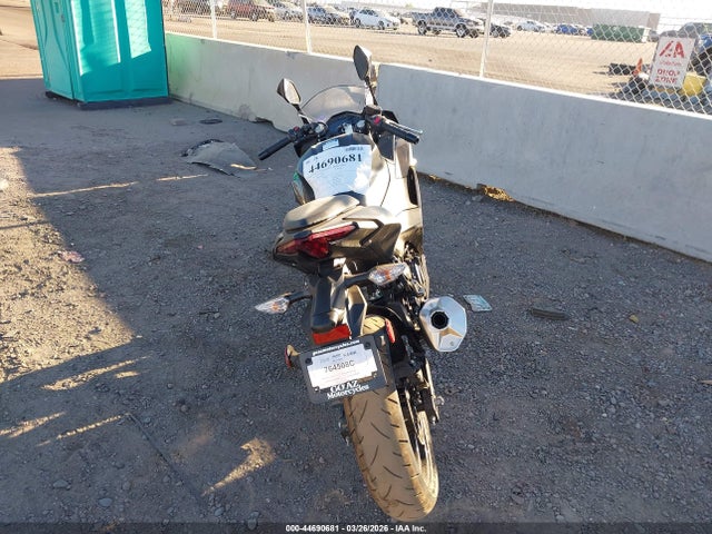 ML5EXGG13TDA83300 Kawasaki EX500