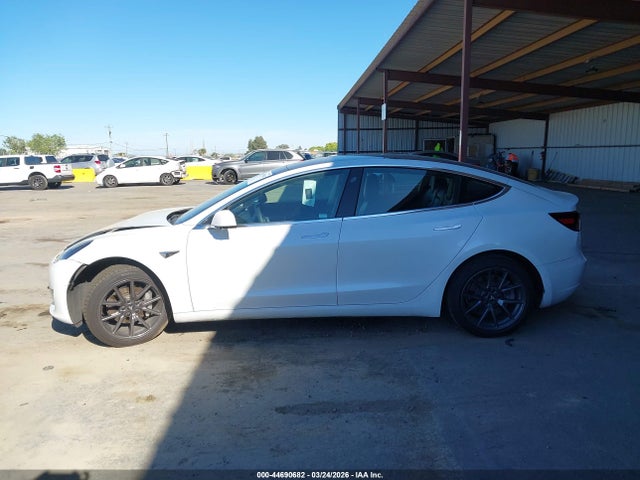 44690682 :رقم المزاد ، 5YJ3E1EAXKF483510 vin ، 2019 Tesla Model 3 Long Range/mid Range/standard Range/standard Range Plus مزاد بيع