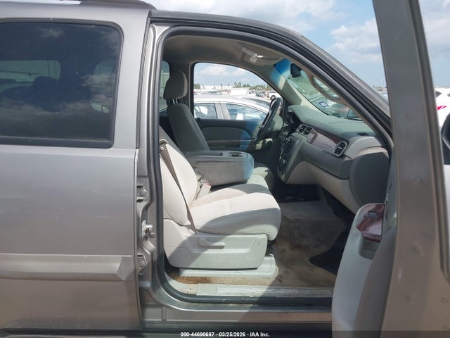 Продажа на аукционе авто 2007 Gmc Yukon Sle, vin: 1GKFC13087R235422, номер лота: 44690687