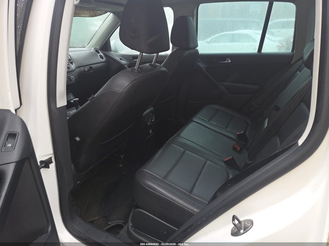 2010 Volkswagen Tiguan Wolfsburg Edition მანქანა იყიდება აუქციონზე, vin: WVGBV7AX8AW515384, აუქციონის ნომერი: 44690692