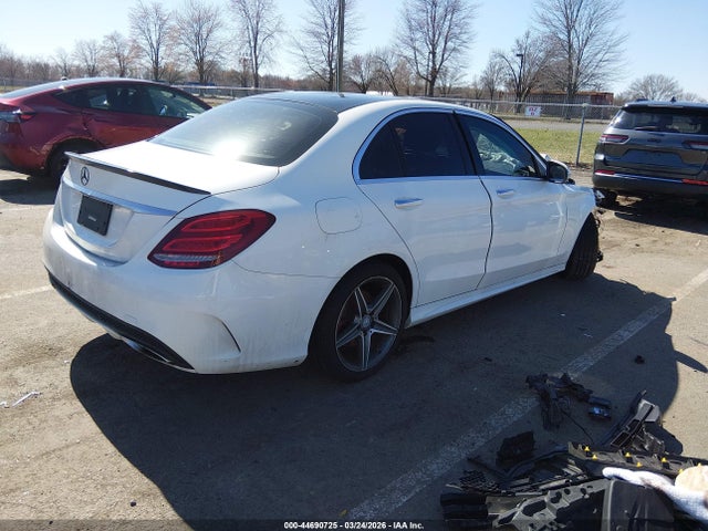 2015 Mercedes-benz C 300 Sport 4matic მანქანა იყიდება აუქციონზე, vin: 55SWF4KBXFU082696, აუქციონის ნომერი: 44690725