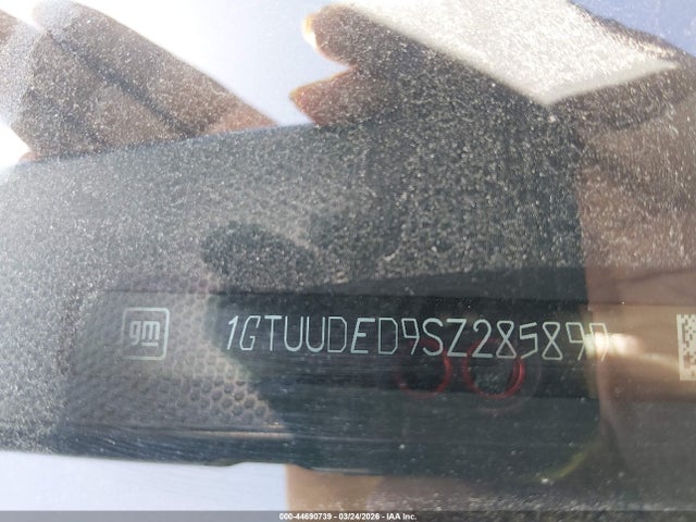 1GTUUDED9SZ285899 GMC Sierra 1500 4wd Short Box Slt