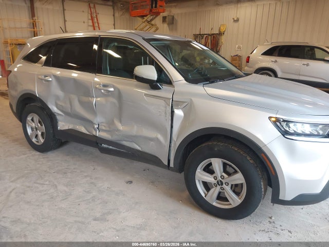 44690760 :رقم المزاد ، 5XYRGDLC8NG084098 vin ، 2022 Kia Sorento Lx مزاد بيع