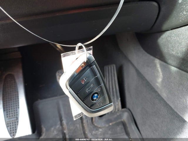 44690782 :رقم المزاد ، 5UXKR0C57G0P32639 vin ، 2016 Bmw X5 Xdrive35i مزاد بيع