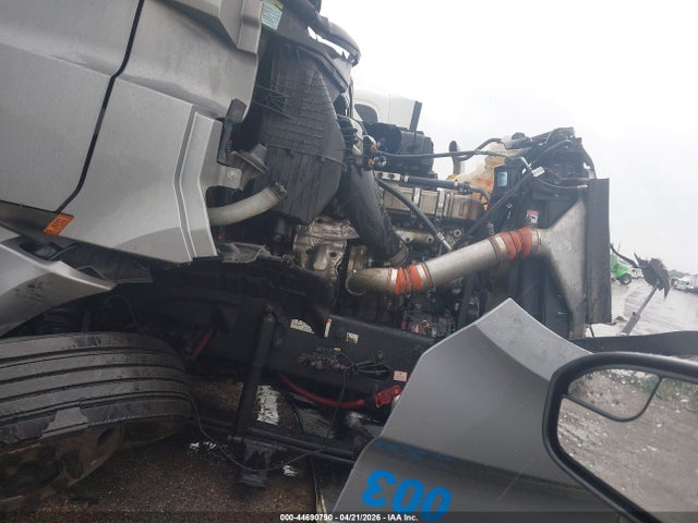 Продажа на аукционе авто 2020 Freightliner New Cascadia 126, vin: 1FUJHHDR4LLLW7838, номер лота: 44690790