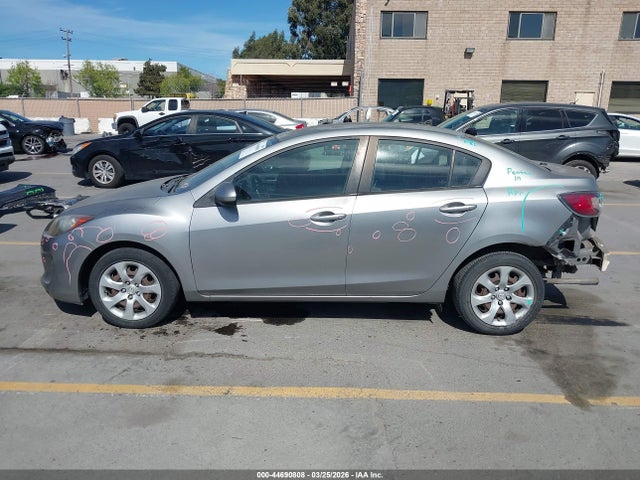 2013 Mazda Mazda3 I Sport მანქანა იყიდება აუქციონზე, vin: JM1BL1UP6D1799330, აუქციონის ნომერი: 44690808