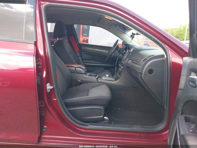 Продаж на аукціоні авто 2019 Chrysler 300 Touring, vin: 2C3CCAAG4KH679411, номер лоту: 44690810