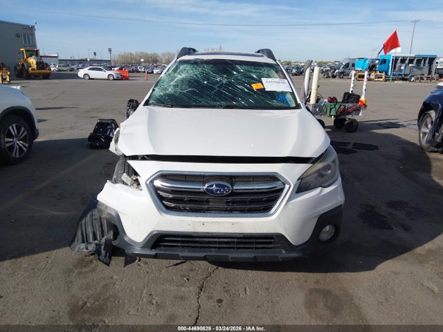44690828 :رقم المزاد ، 4S4BSENC0J3342563 vin ، 2018 Subaru Outback 3.6r Limited مزاد بيع