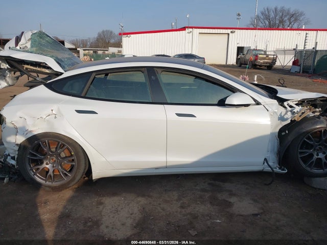 2021 Tesla Model S Long Range Dual Motor All-wheel Drive მანქანა იყიდება აუქციონზე, vin: 5YJSA1E59MF442069, აუქციონის ნომერი: 44690848
