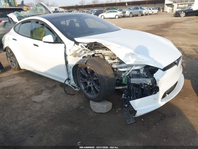 2021 Tesla Model S Long Range Dual Motor All-wheel Drive მანქანა იყიდება აუქციონზე, vin: 5YJSA1E59MF442069, აუქციონის ნომერი: 44690848