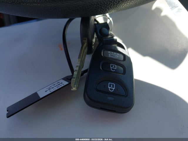 5NPD84LF9HH184807 Hyundai ELANTRA SE
