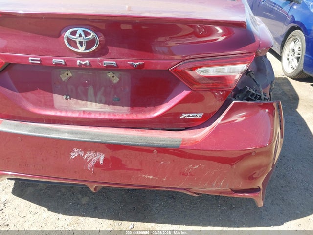 4T1B61HK8JU546389 Toyota CAMRY XSE
