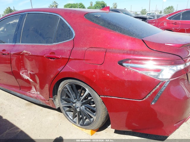 4T1B61HK8JU546389 Toyota CAMRY XSE